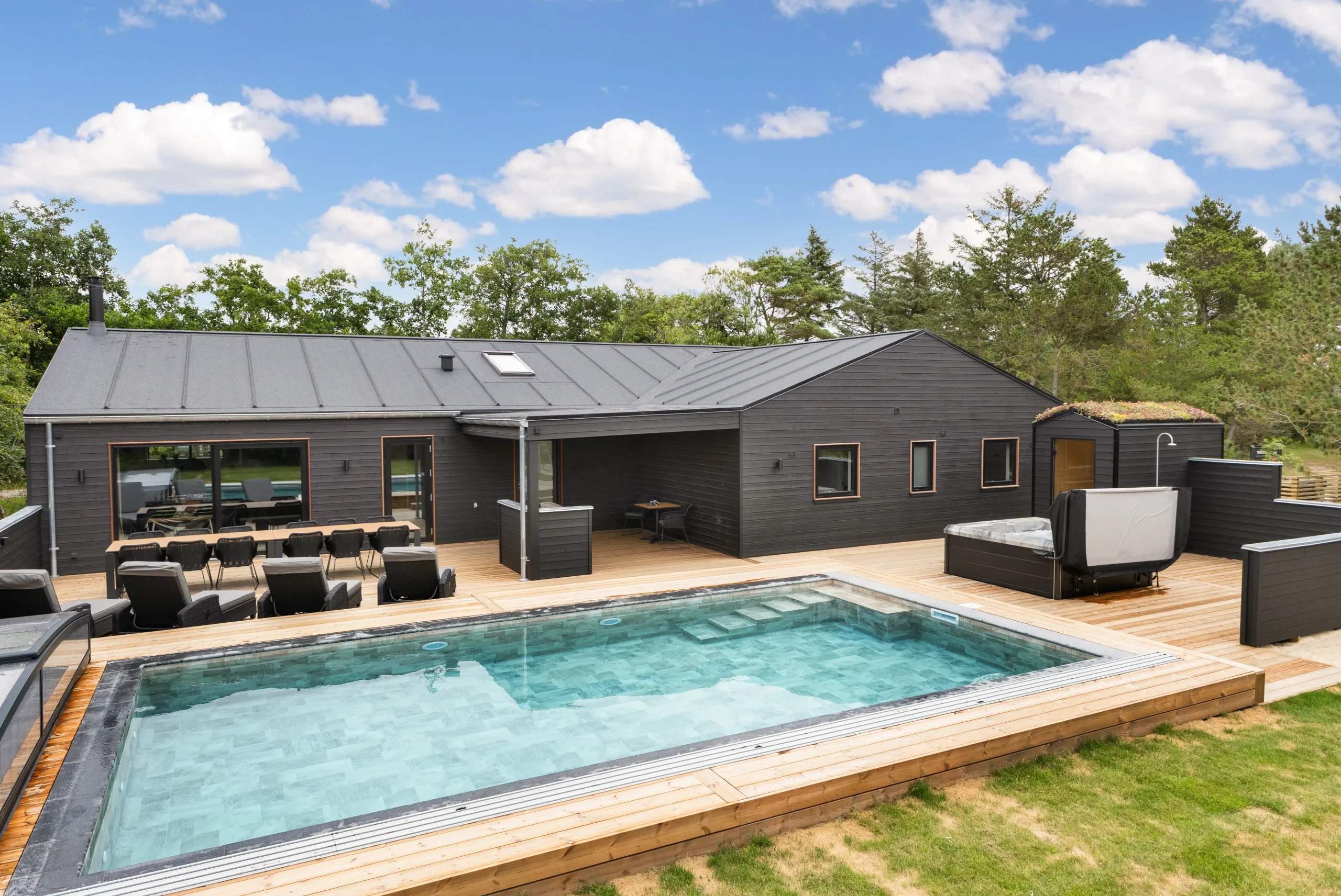 Feriekompagniet - Ferienhaus mit großem Pool